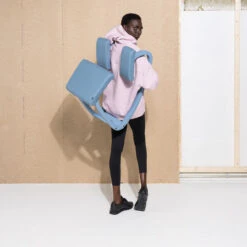 Variable™ Balans® Monochrome Series 17 Variable™ Balans® Monochrome Series -Office Furniture Sales Shop woman with variable balans on back 800 36177.1571853329